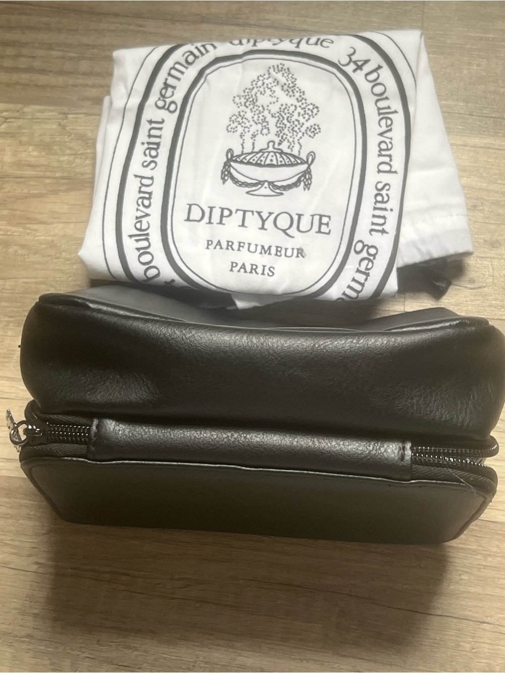 diptyque Black Leather Toiletry Pouch w/ dust bag - Picture 2 of 4